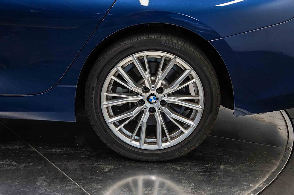 Thumbnail: 2023 BMW 3 Series - 21