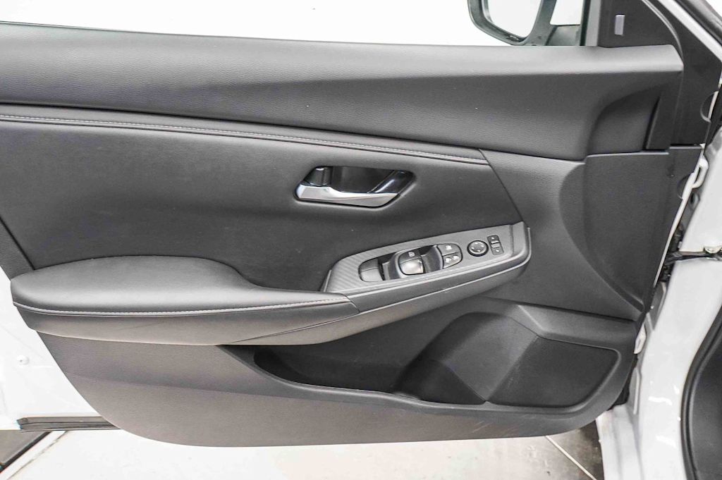 Thumbnail: 2025 Nissan Sentra - 25