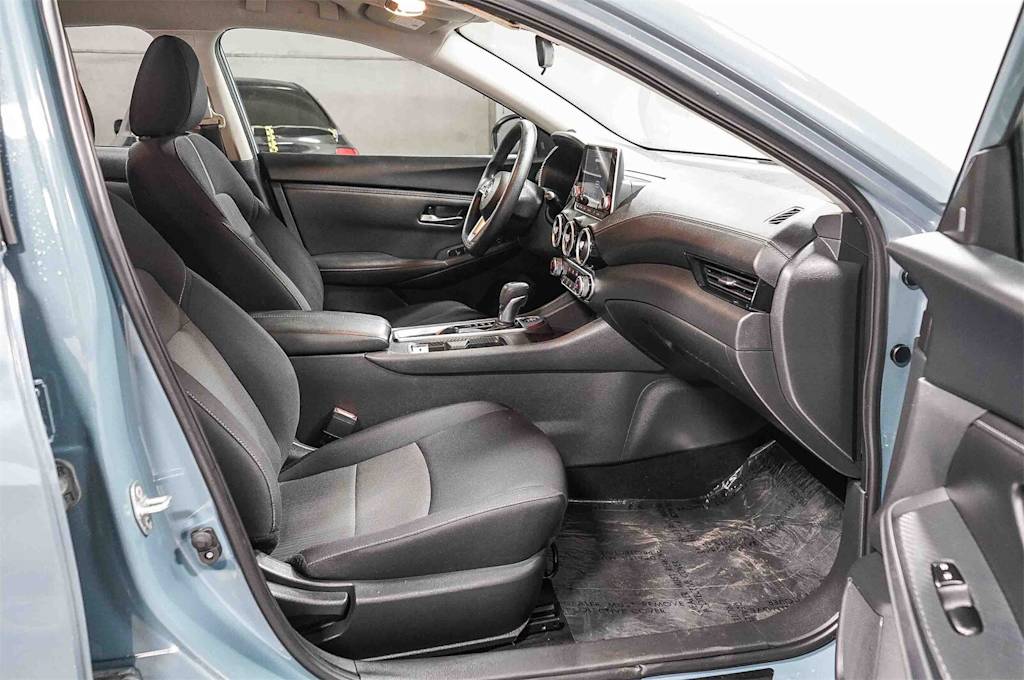 Thumbnail: 2024 Nissan Sentra - 10