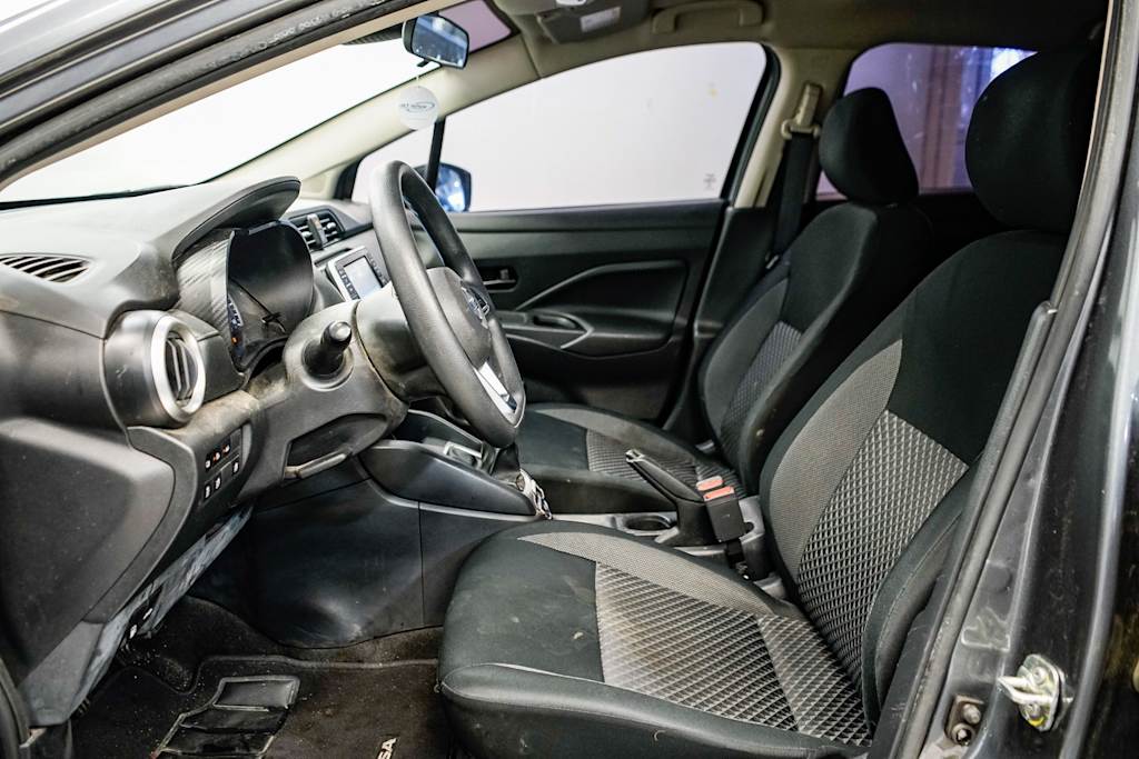 2020 Nissan Versa S 9