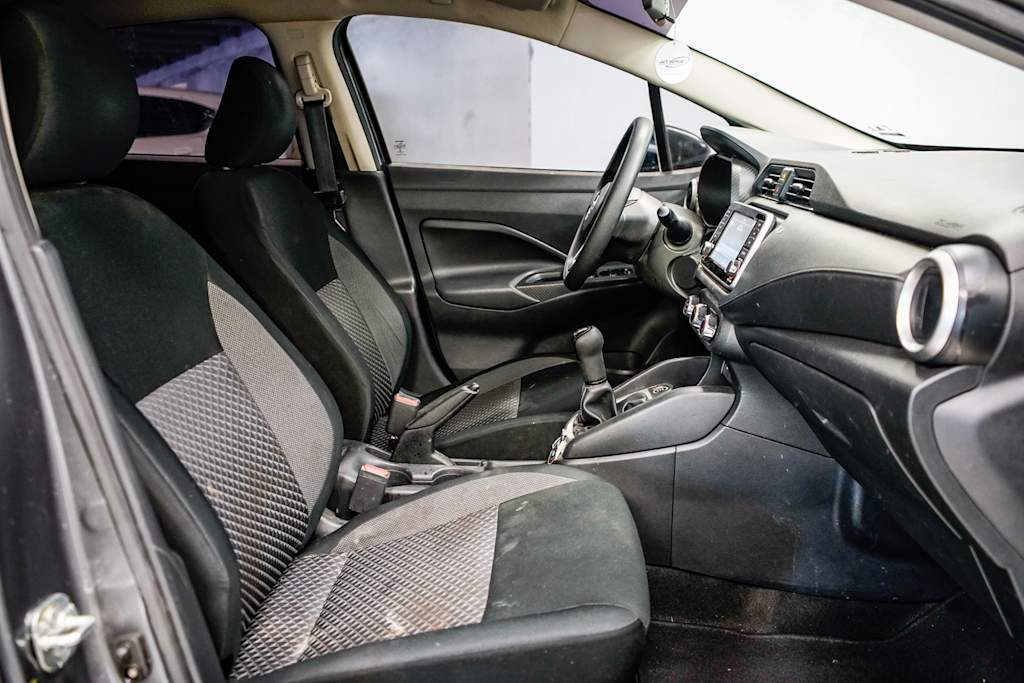 2020 Nissan Versa S 8