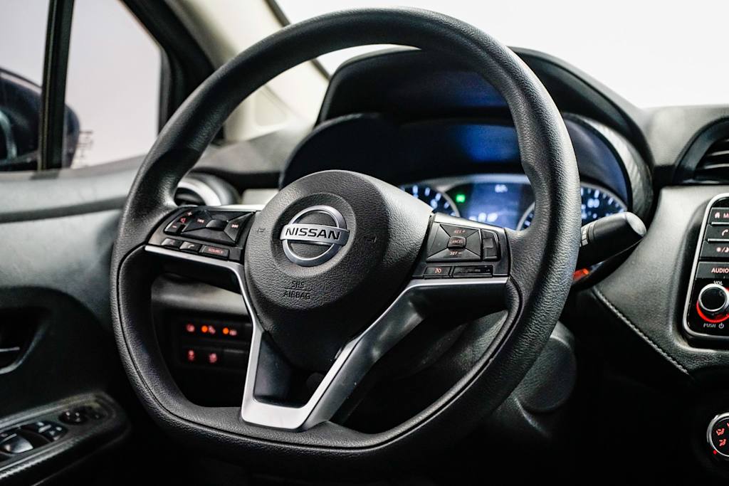 2020 Nissan Versa S 11