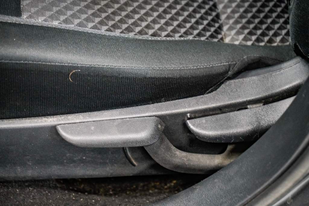 2020 Nissan Versa S 23