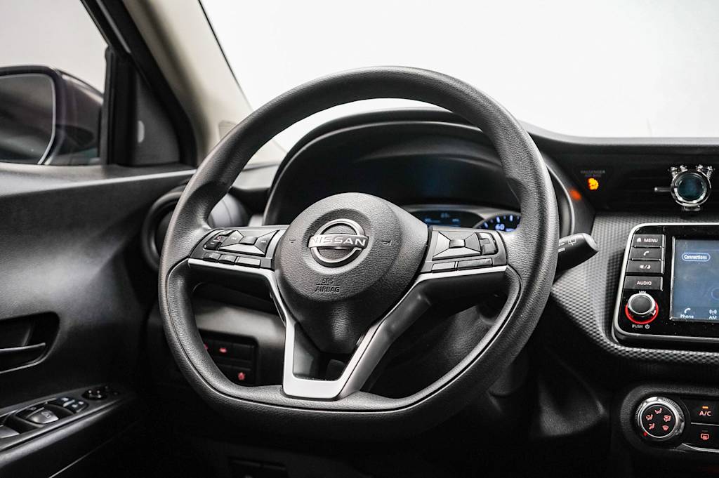 2022 Nissan Kicks S 12