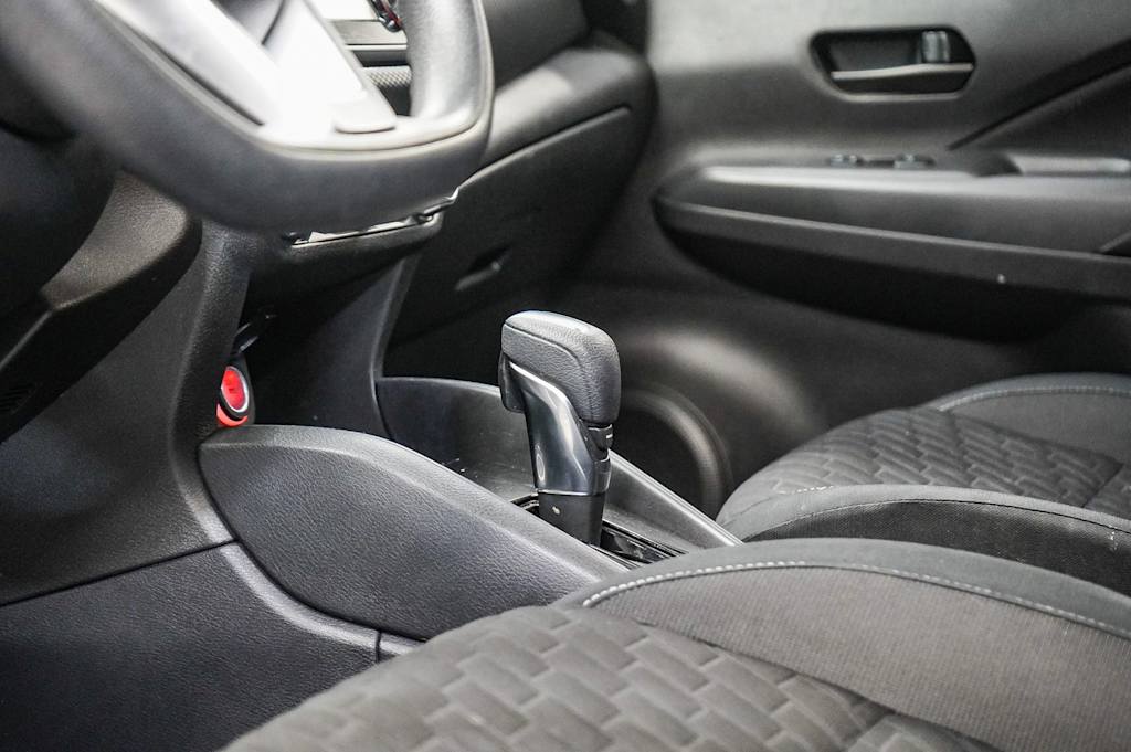 2022 Nissan Kicks S 14