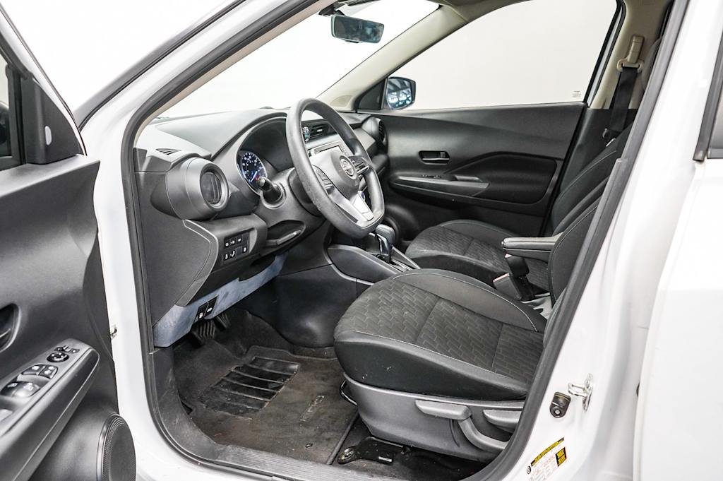2022 Nissan Kicks S 10