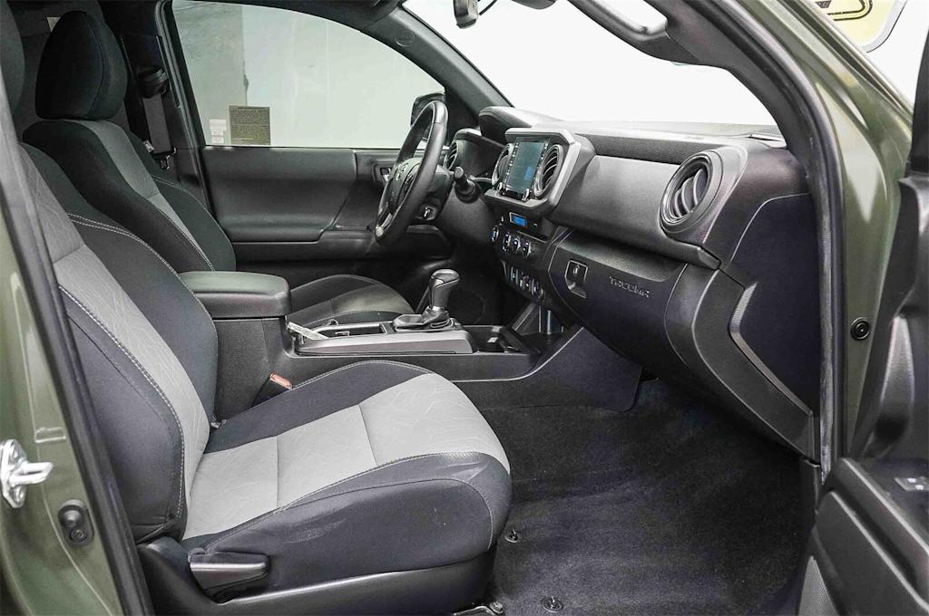Thumbnail: 2022 Toyota Tacoma - 10