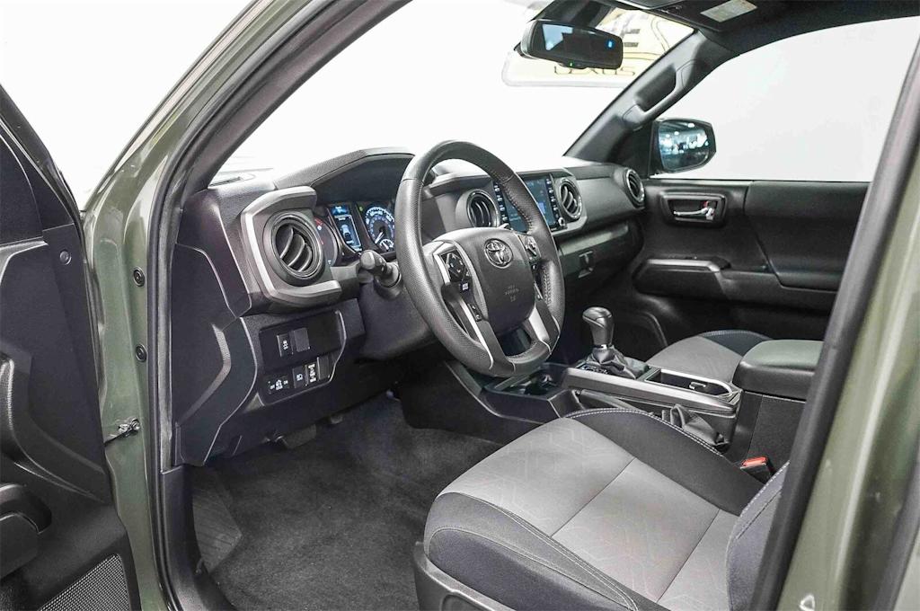 Thumbnail: 2022 Toyota Tacoma - 14
