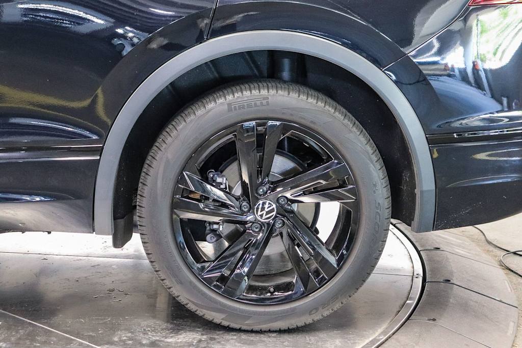 Thumbnail: 2023 Volkswagen Tiguan - 23