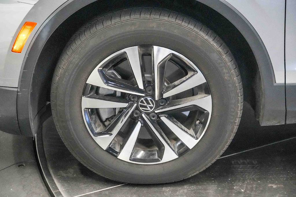 Thumbnail: 2024 Volkswagen Tiguan - 7