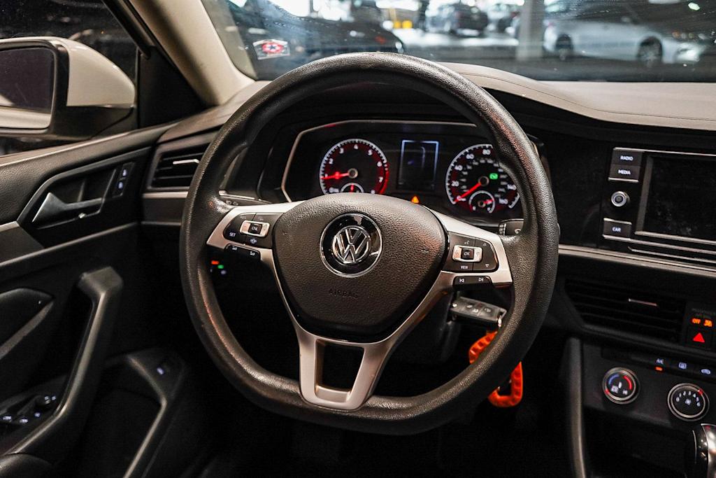 Thumbnail: 2019 Volkswagen Jetta - 9