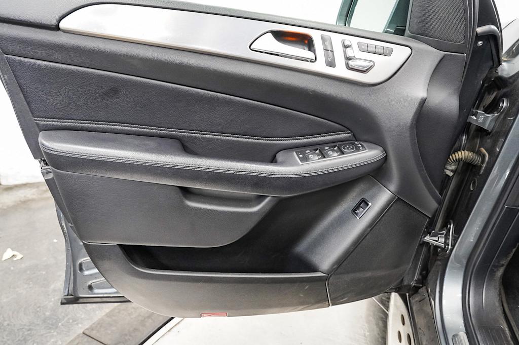 Thumbnail: 2018 Mercedes-Benz GLE - 25