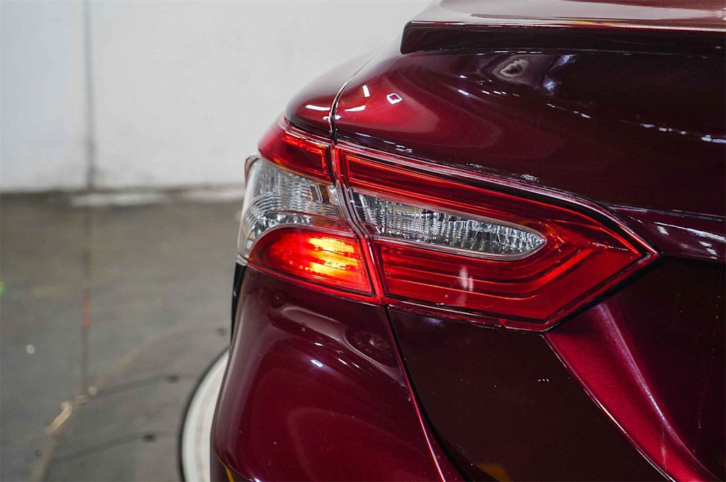 Thumbnail: 2018 Toyota Camry - 23