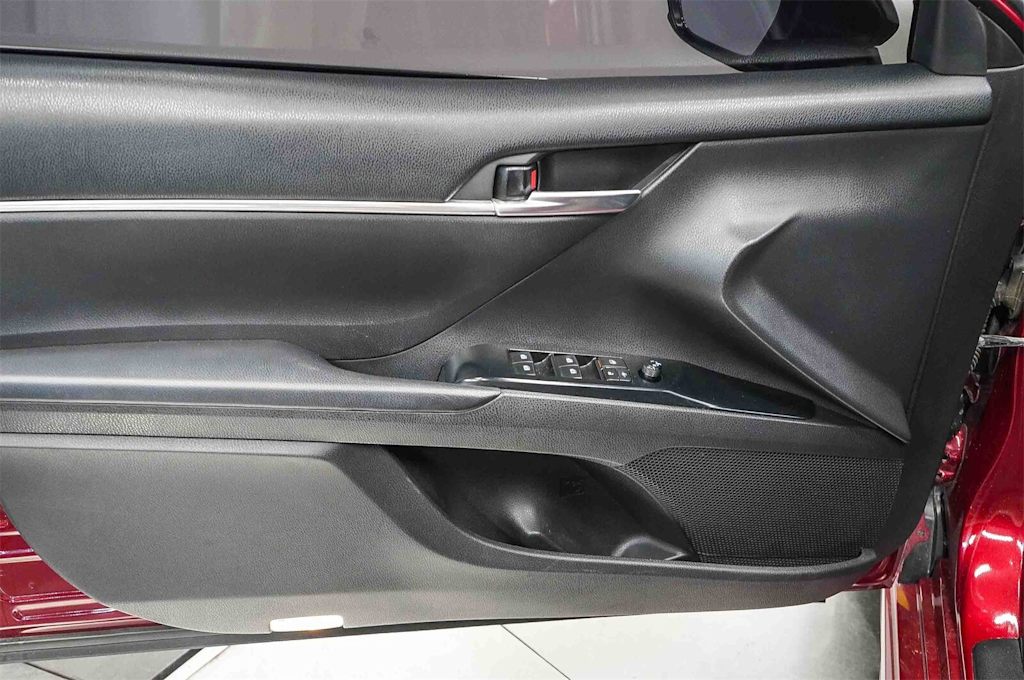 Thumbnail: 2018 Toyota Camry - 25