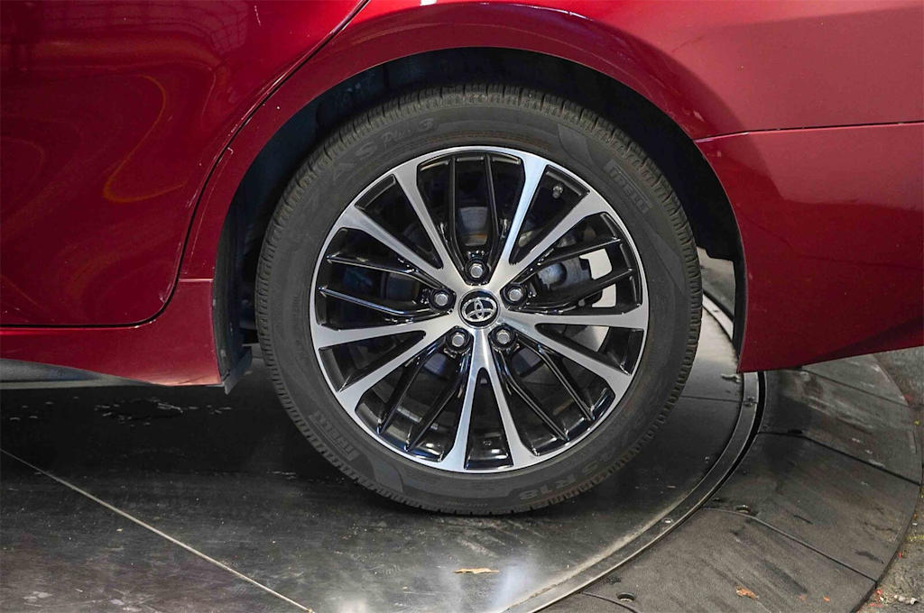 Thumbnail: 2018 Toyota Camry - 22