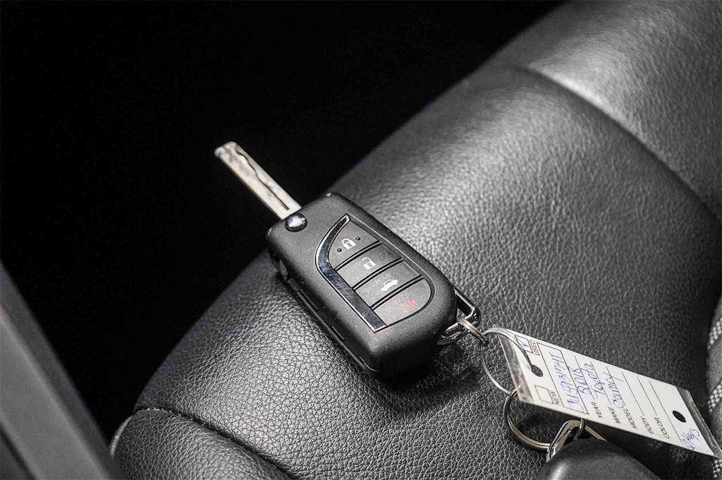 Thumbnail: 2018 Toyota Camry - 18