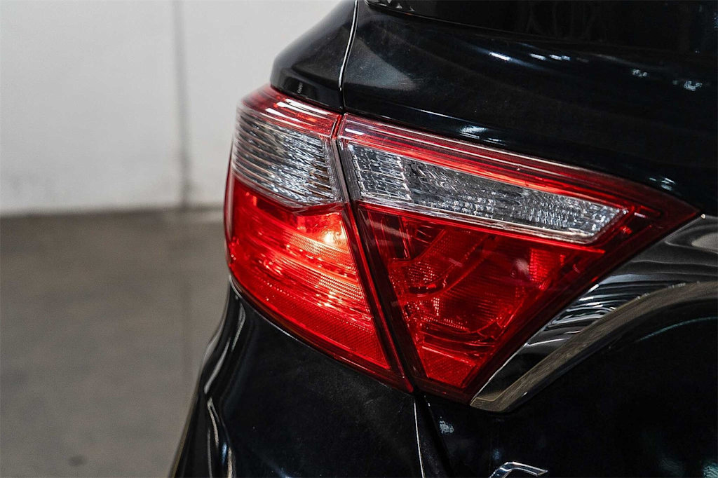Thumbnail: 2016 Toyota Camry - 23