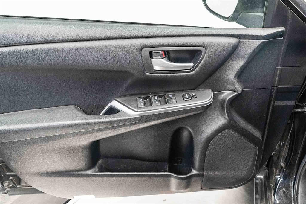 Thumbnail: 2016 Toyota Camry - 25