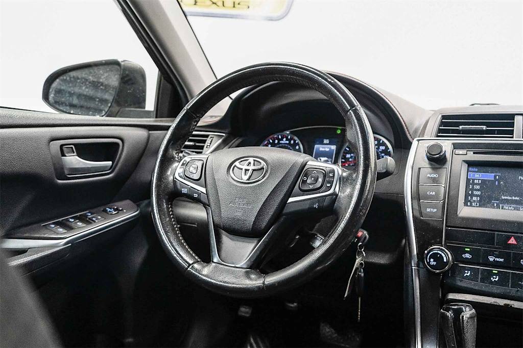 Thumbnail: 2016 Toyota Camry - 12