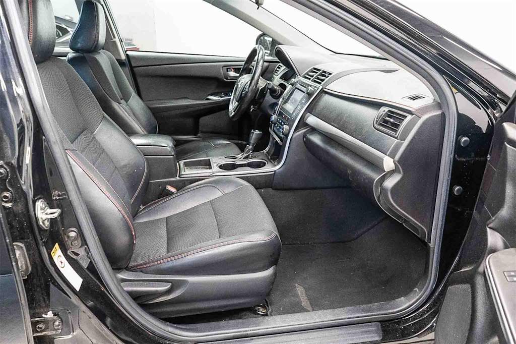 Thumbnail: 2016 Toyota Camry - 9