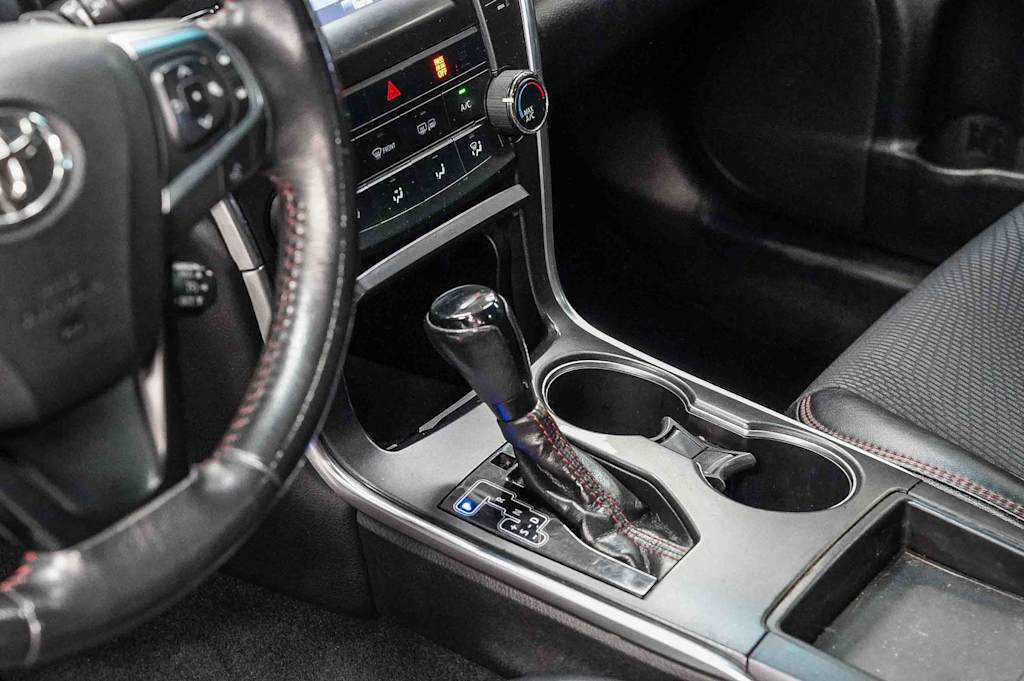 Thumbnail: 2017 Toyota Camry - 16