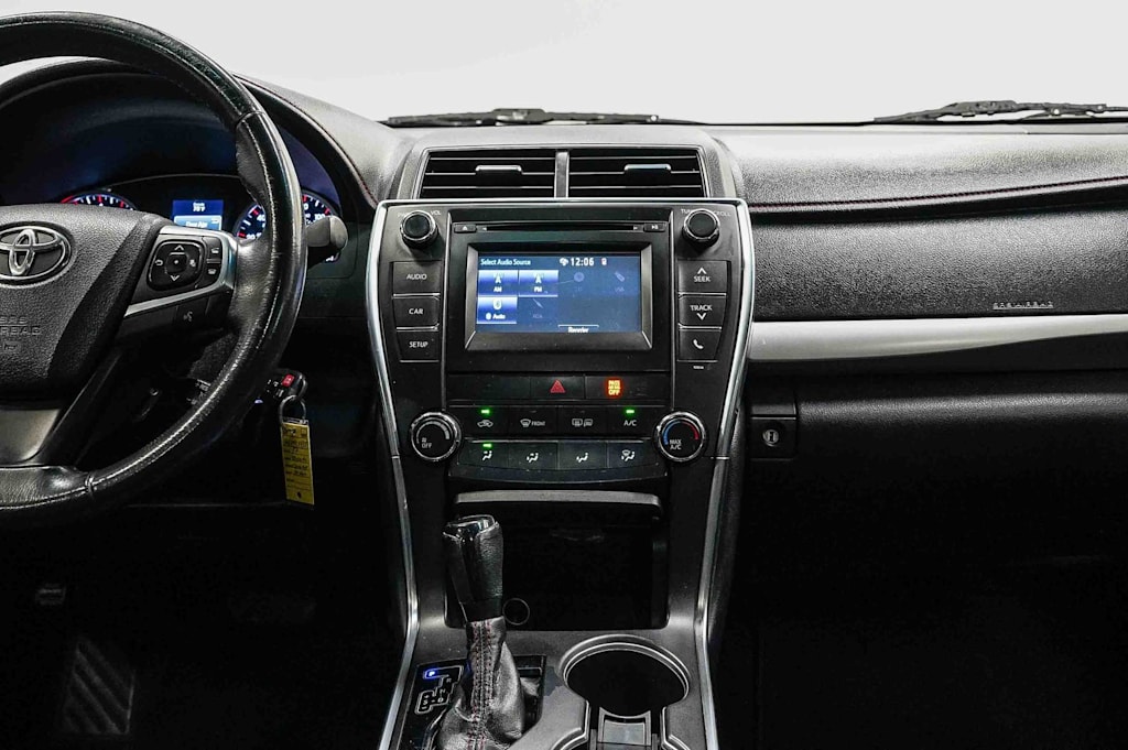 Thumbnail: 2017 Toyota Camry - 9