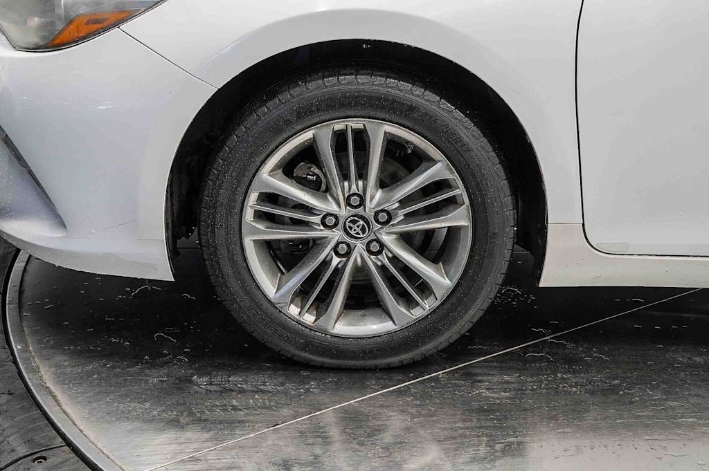 Thumbnail: 2017 Toyota Camry - 7