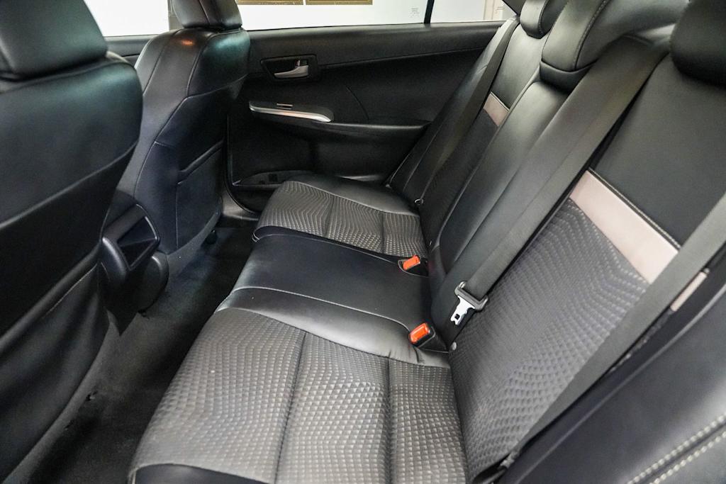 Thumbnail: 2013 Toyota Camry - 12
