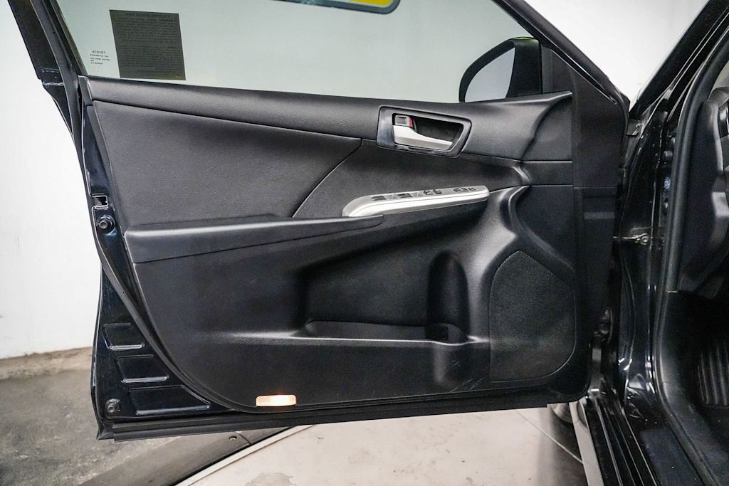 Thumbnail: 2013 Toyota Camry - 23