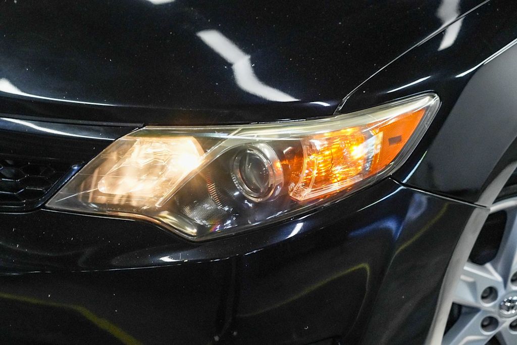 Thumbnail: 2013 Toyota Camry - 18