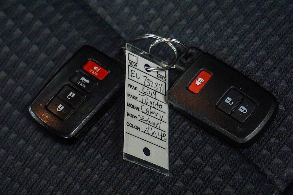 Thumbnail: 2014 Toyota Camry - 16