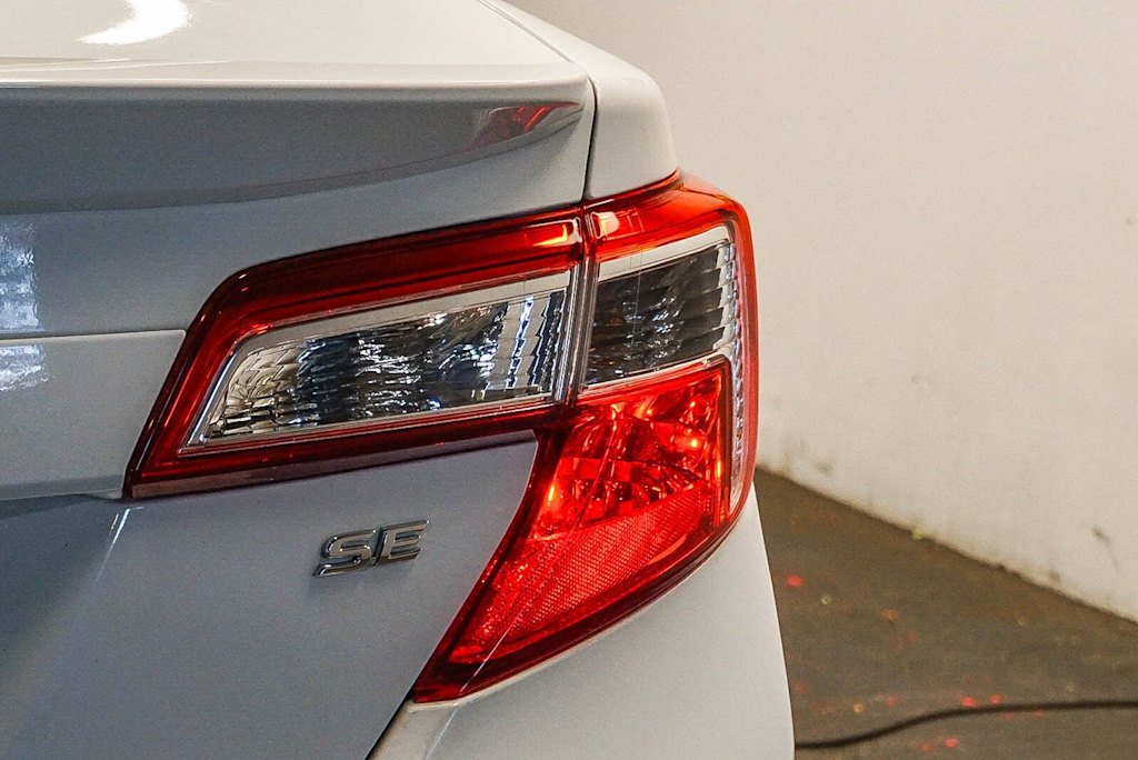 Thumbnail: 2014 Toyota Camry - 23