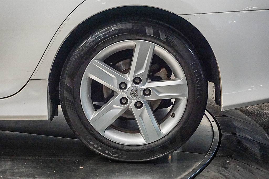 Thumbnail: 2014 Toyota Camry - 22