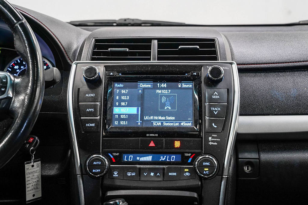 Thumbnail: 2016 Toyota Camry - 14