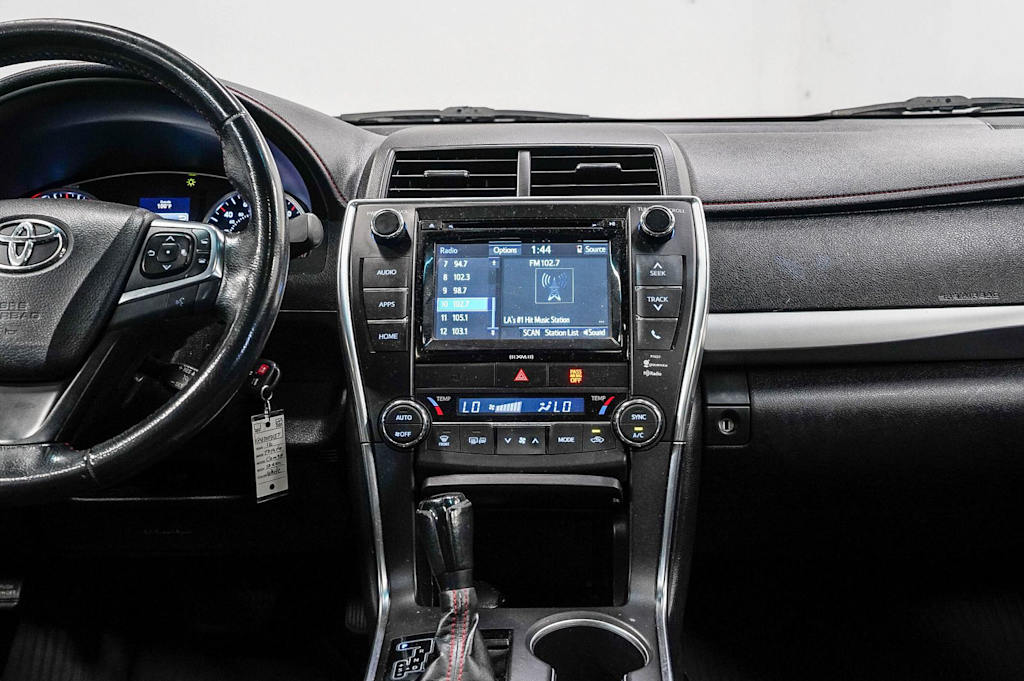 Thumbnail: 2016 Toyota Camry - 9
