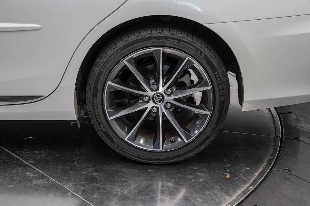 Thumbnail: 2016 Toyota Camry - 21