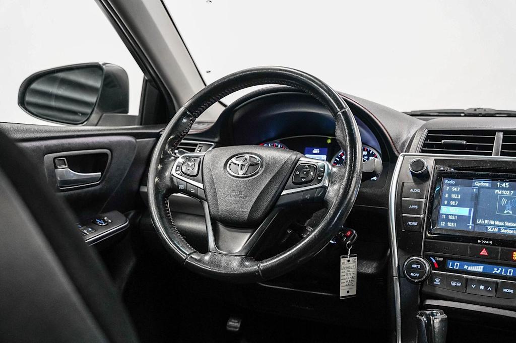 Thumbnail: 2016 Toyota Camry - 13