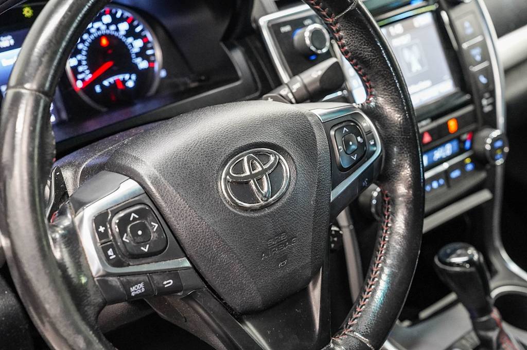 Thumbnail: 2016 Toyota Camry - 25