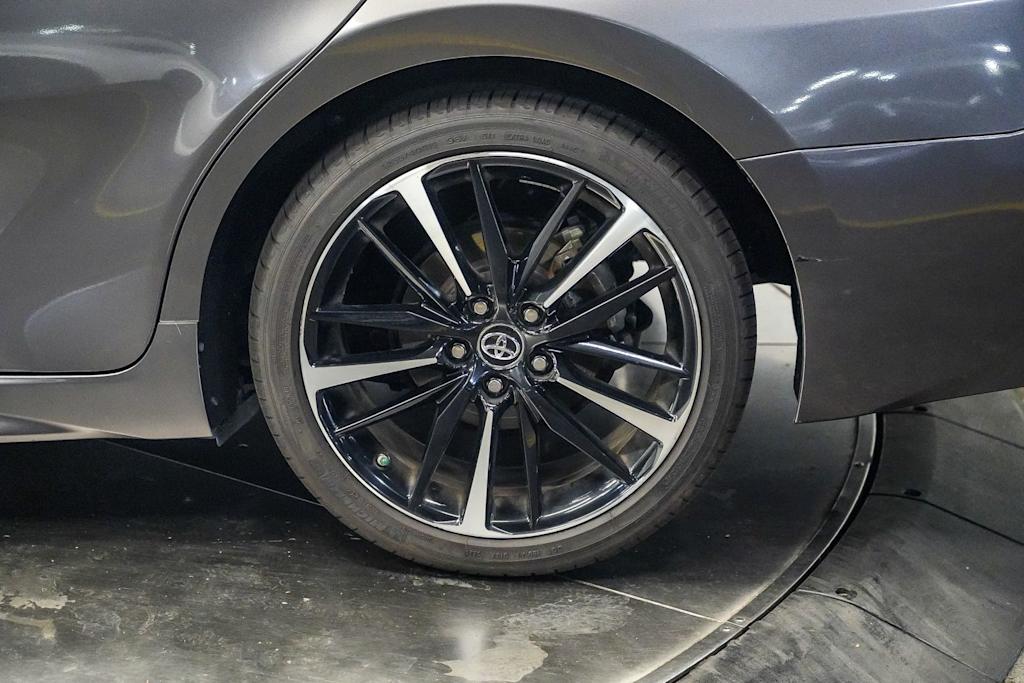 Thumbnail: 2018 Toyota Camry - 20