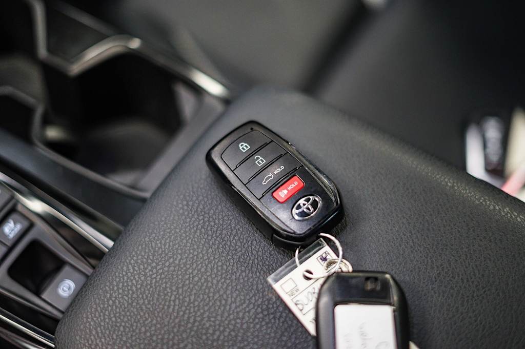 Thumbnail: 2025 Toyota Camry - 15