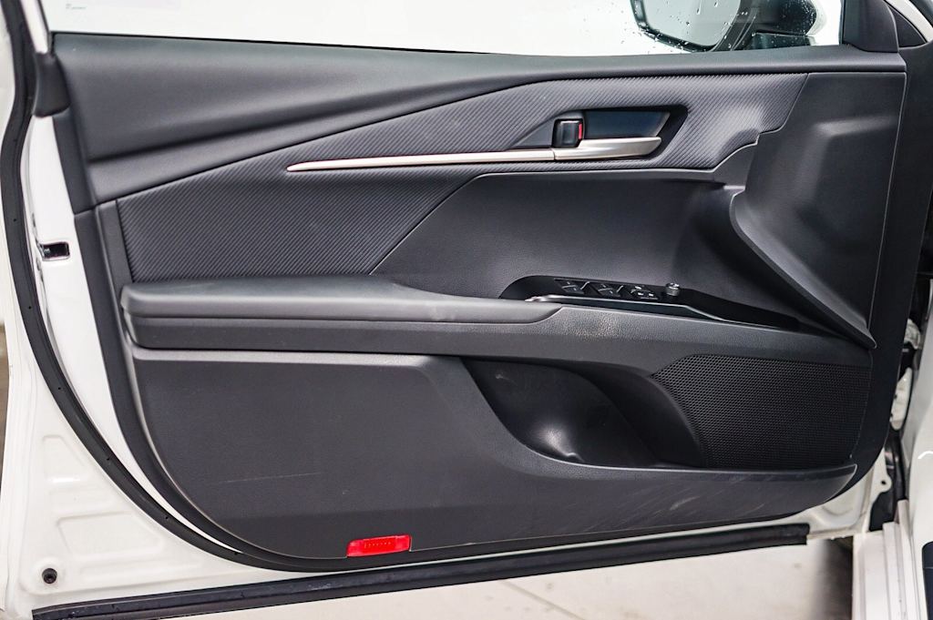 Thumbnail: 2025 Toyota Camry - 25