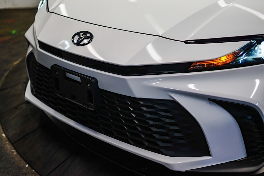 Thumbnail: 2025 Toyota Camry - 21