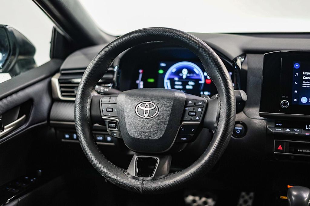 Thumbnail: 2025 Toyota Camry - 11