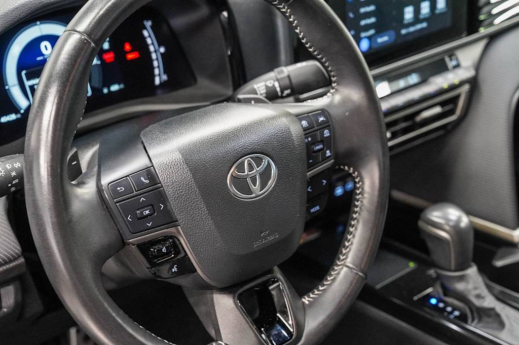 Thumbnail: 2025 Toyota Camry - 13