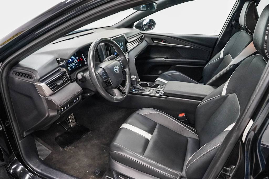 Thumbnail: 2025 Toyota Camry - 10