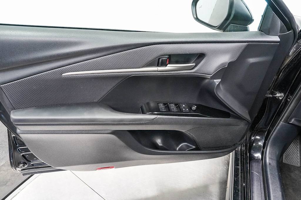 Thumbnail: 2025 Toyota Camry - 25