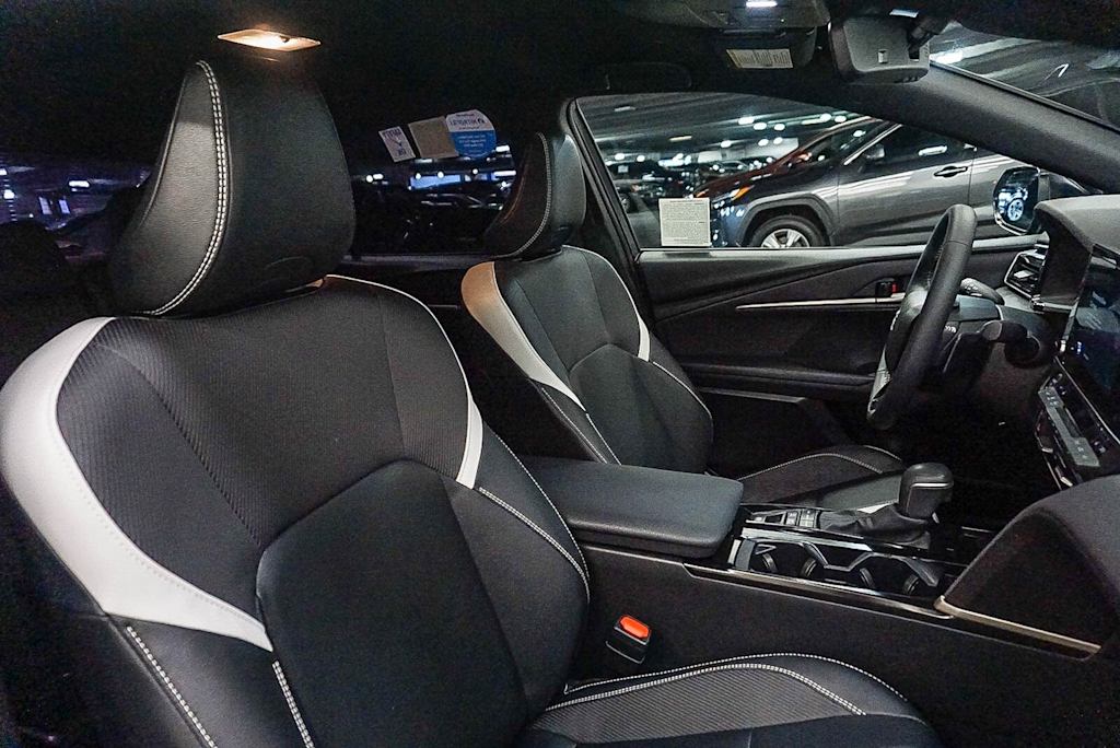 Thumbnail: 2025 Toyota Camry - 9