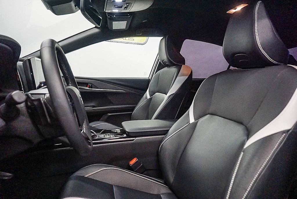 Thumbnail: 2025 Toyota Camry - 10