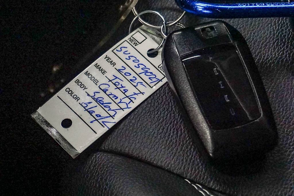 Thumbnail: 2025 Toyota Camry - 17