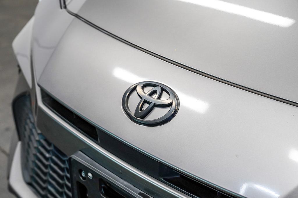 Thumbnail: 2025 Toyota Camry - 21